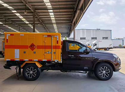 方正爆破器材运输车